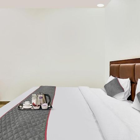 Hotel O Golden Grand Agra  Εξωτερικό φωτογραφία